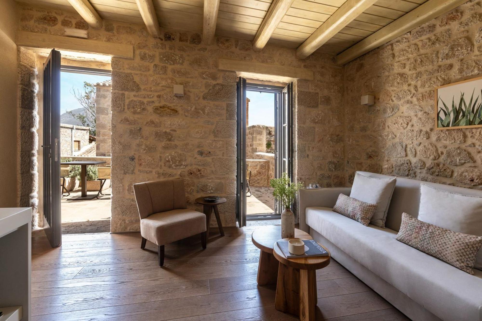 Korona Boutique Hotel Oitylo Exterior foto